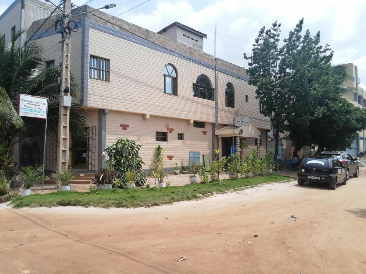 Marys Guest House Lomé Exterior foto