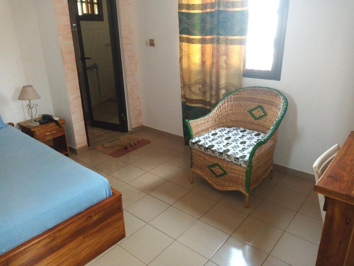 Marys Guest House Lomé Exterior foto